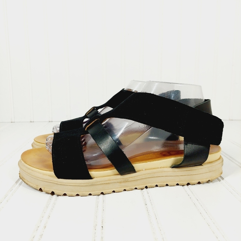B&B Italia Greek Black Leather Slip On Strappy Flat Summer Sandals B212